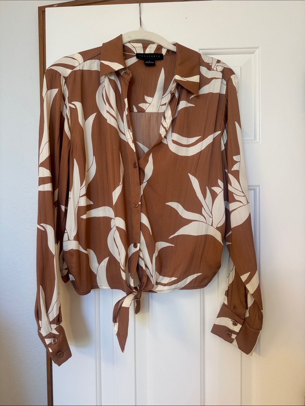 Sanctuary - Silky - Camel and White Botanical Tie-Front Button-Down Shirt